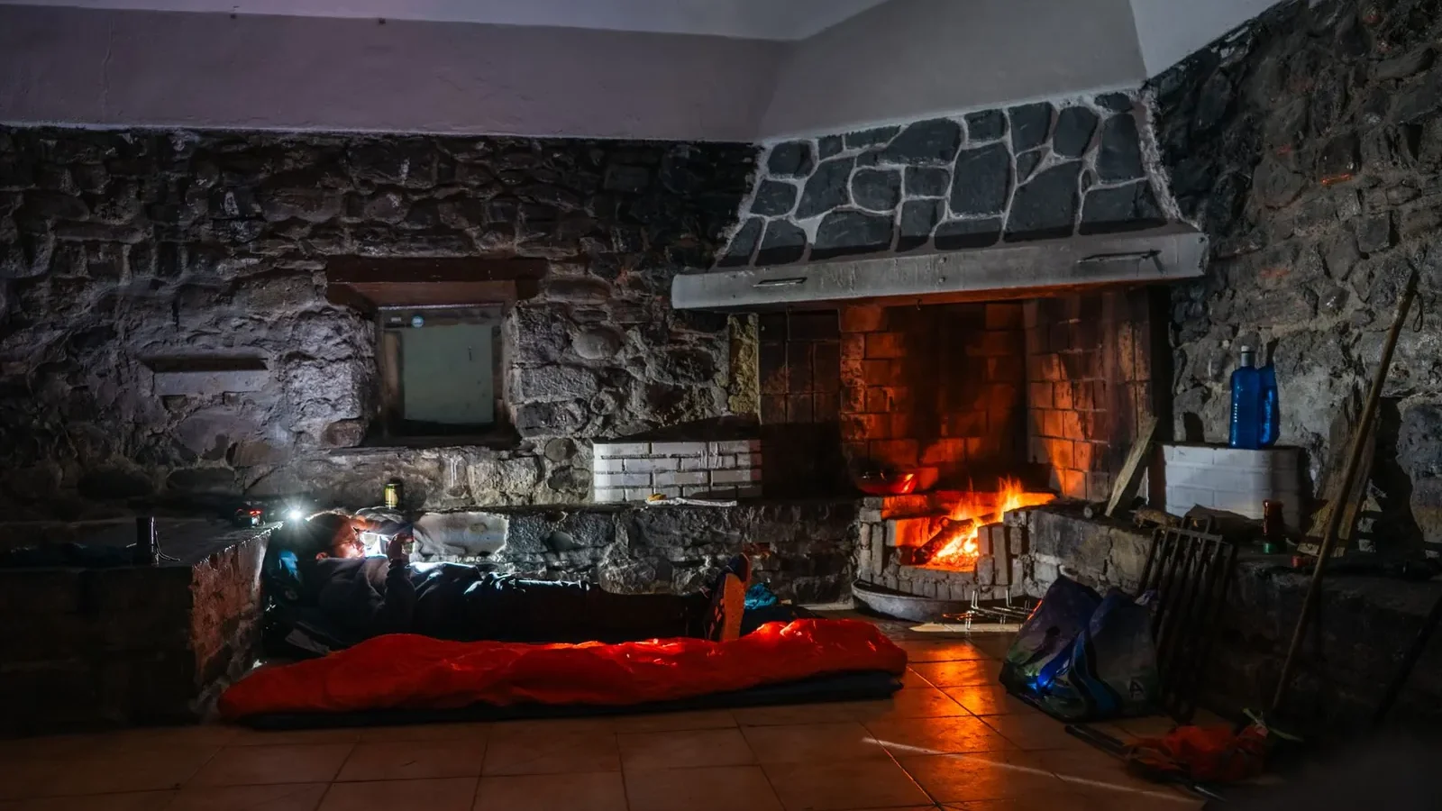 Thermal manikin test setup showing how sleeping bag temperature ratings are measured in a lab